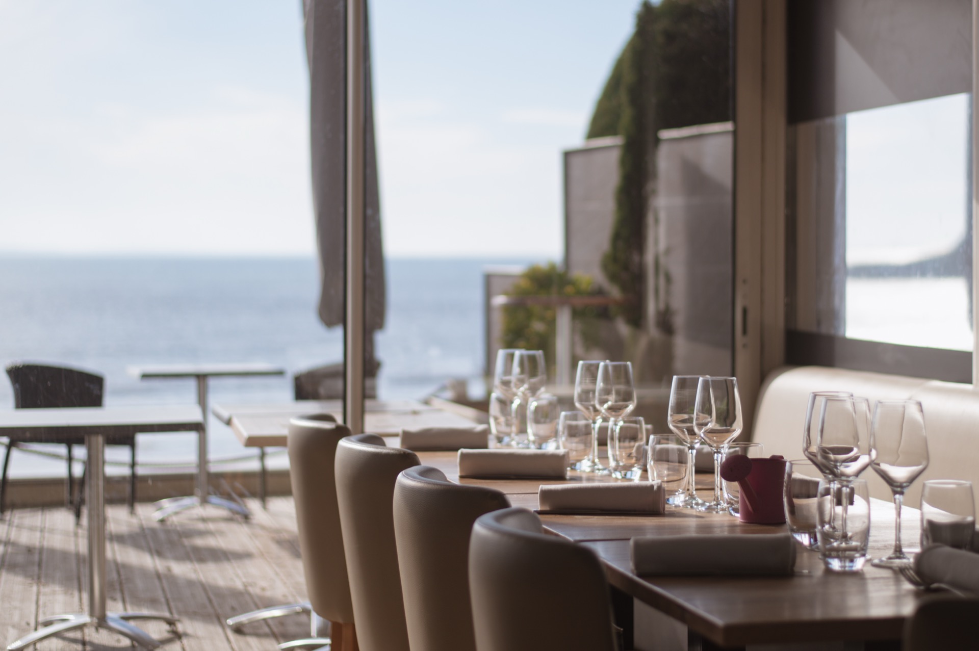 Salle avec vue panoramique sur la mer